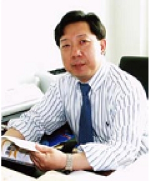 张礼卿 